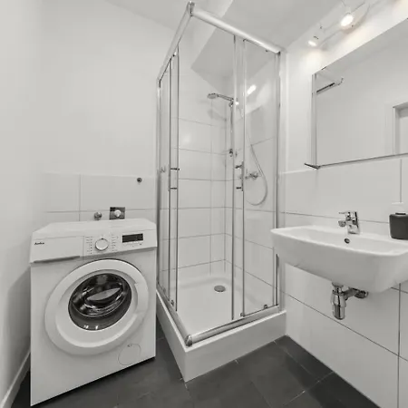 아파트 Ac 1-room Apartment, Balcony, Zuzany Chalupovej 14a *