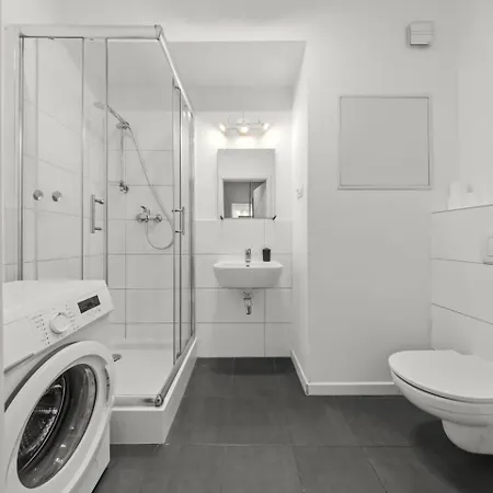 Ac 1-room Apartment, Balcony, Zuzany Chalupovej 14a * 브라티슬라바
