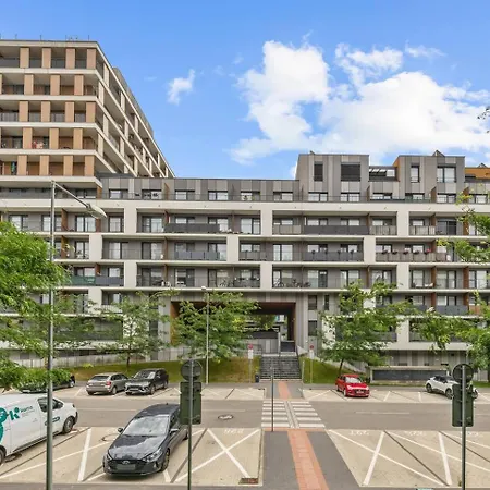 Ac 1-room Apartment, Balcony, Zuzany Chalupovej 14a