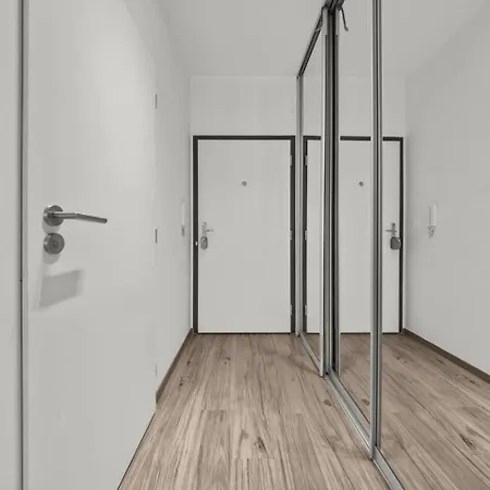 Ac 1-room Apartment, Balcony, Zuzany Chalupovej 14a 아파트 브라티슬라바